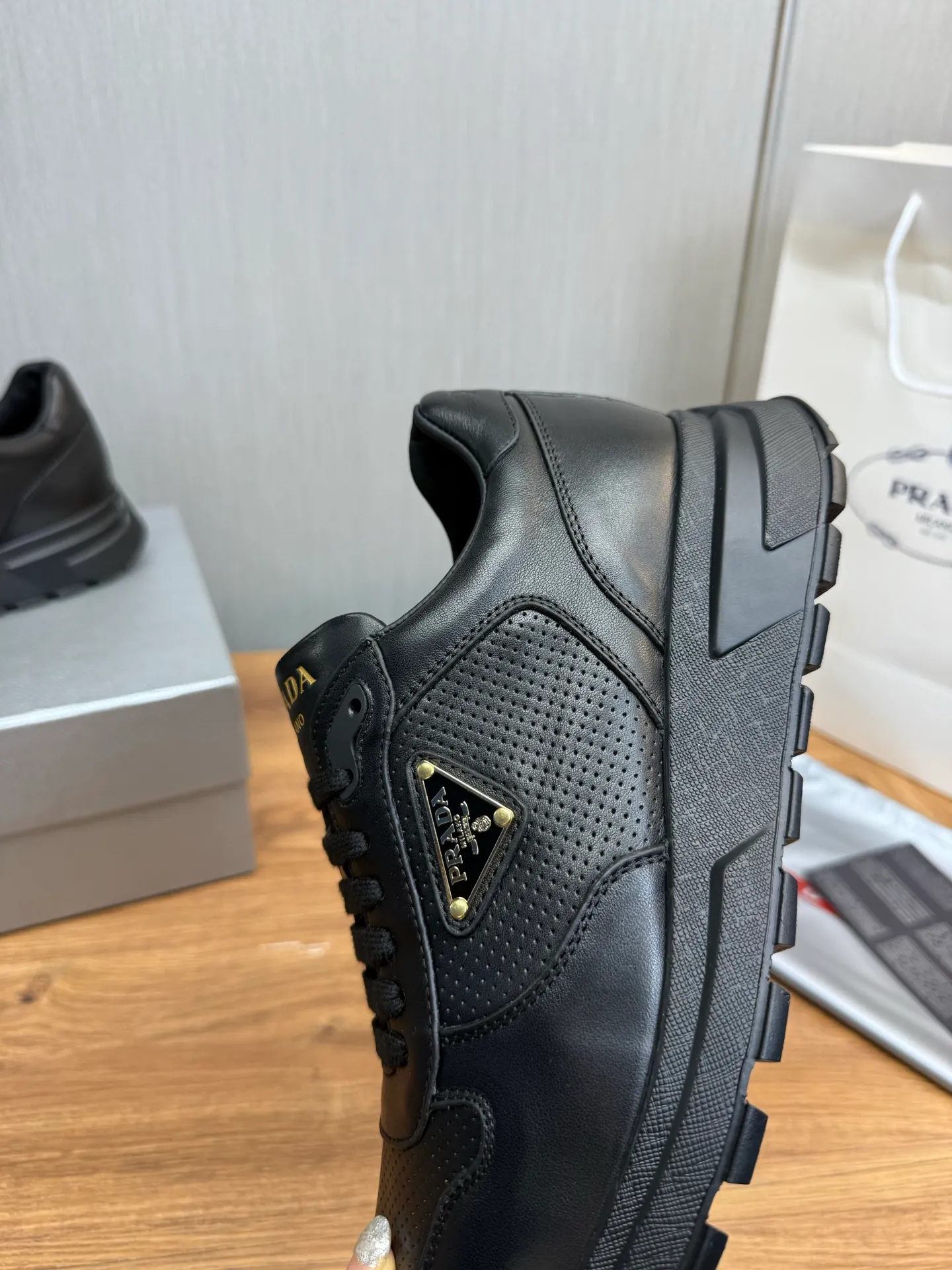Men's shoes 💰580💰 [PRADA] Men's shoes are popular in the counter, official website is synchronized, 1 high-quality shipment ✔️Original cowhide punching + cowhide lining, 1🆚1 replica, original sole, 38-45 (45 customized, non-refundable)